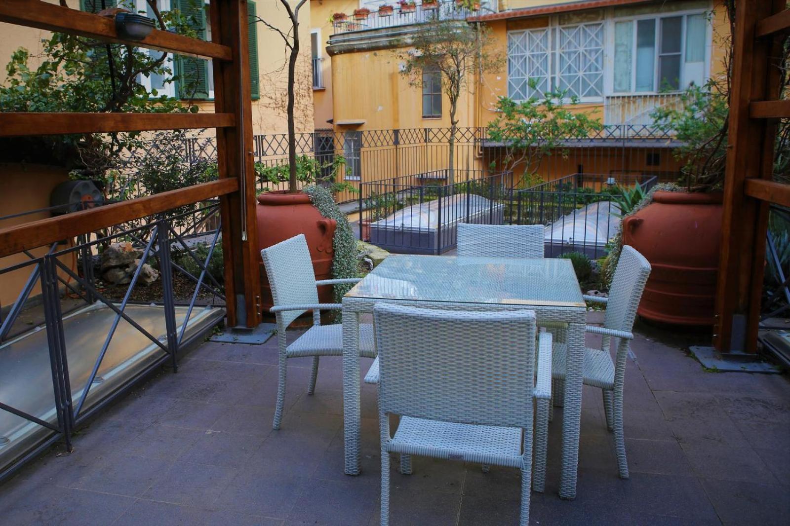 Suite Piazza Del Gesu By Domusextra Neapel Exterior foto