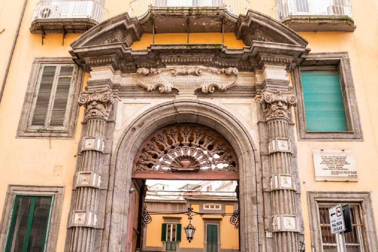 Suite Piazza Del Gesu By Domusextra Neapel Exterior foto
