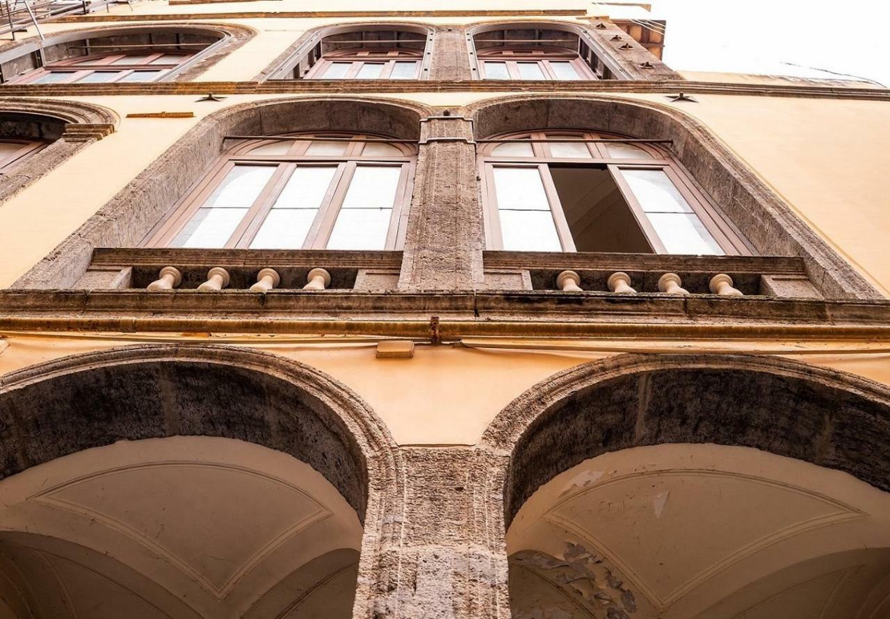 Suite Piazza Del Gesu By Domusextra Neapel Exterior foto