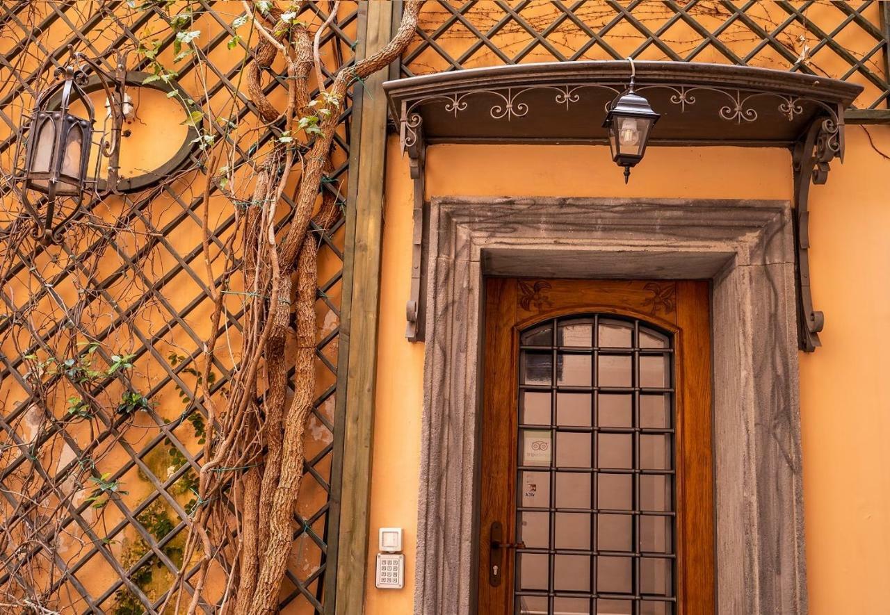 Suite Piazza Del Gesu By Domusextra Neapel Exterior foto